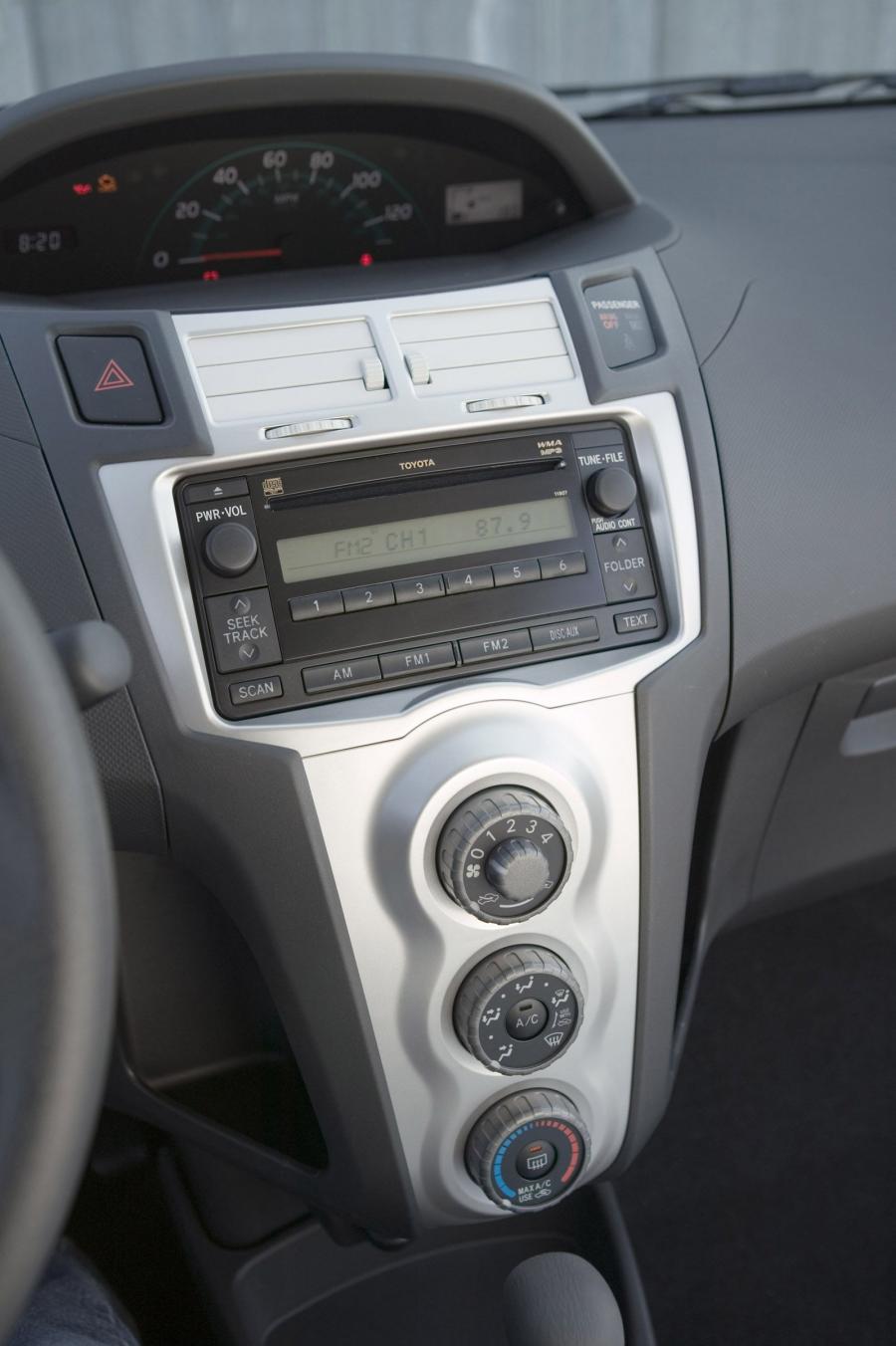  Toyota Yaris 2005 года  (фото 150 из 165)